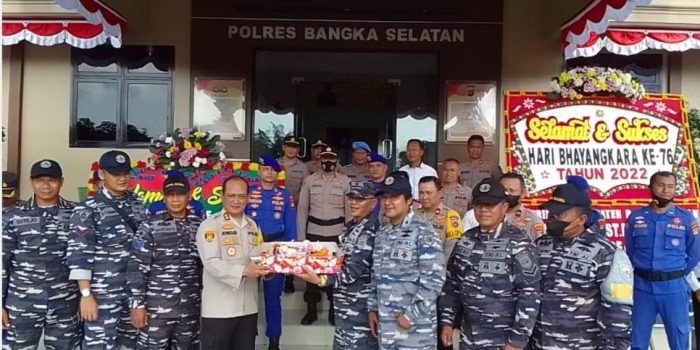 Kapolres Basel Terima Ucapan Selamat dari Gabungan Danposmat TNI (Basel)