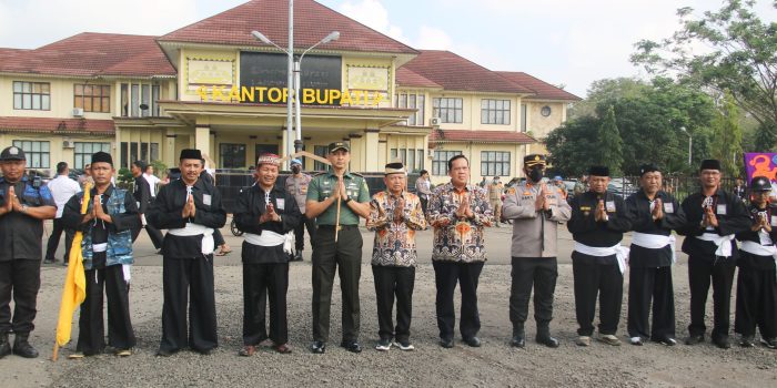Warga Baru PSHT Cabang Lamtim Dilepas Bupati dan Kapolres Beserta Dandim