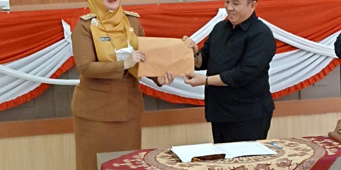 Mewaliki Bupati Basel Debby Vita Dewi Sampaikan Rancangan Perubahan Umum APBD