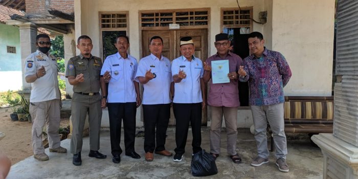 Babinsa Koramil Way Jepara Hadiri Acara Penyerahan Sertifikat Program PTSL