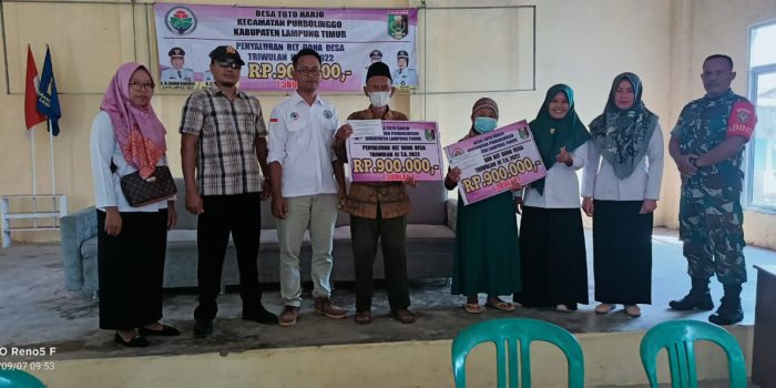 Kawal Pembagian BLT Serentak Sekecamatan Purbolinggo, Ini Pesan Danramil kepada Babinsa
