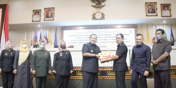 Gubernur Lampung Arinal Djunaidi Ikuti Rapat Paripurna DPRD Tentang Pertangungjawaban APBD TA 2021