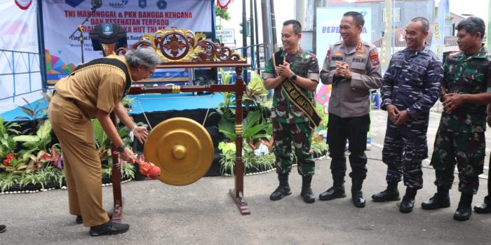 Peringati HUT TNI ke-77 Gub Babel Canangkan TNI Manunggal Bangga Kencana 
