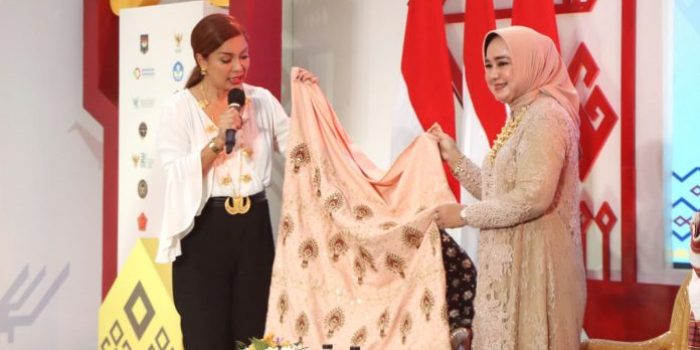 Riana Sari Arinal Ketua Dekranasda Lampung Berkomitmen Mengembangkan Warisan Budaya Lampung