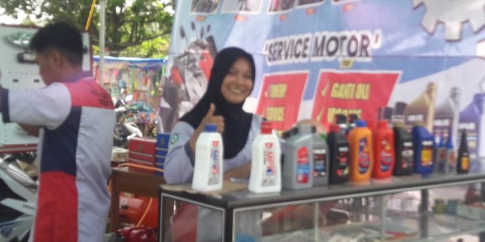 SMKN 1 Gelar Servis Gratis di Hut Desa Raman Endra
