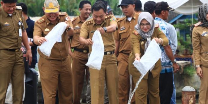 Gubernur Lampung Arinal Djunaidi, Gelar Kegiatan Restocking 1 Juta Ekor Benih Ikan Endemik Tahap Lanjutan