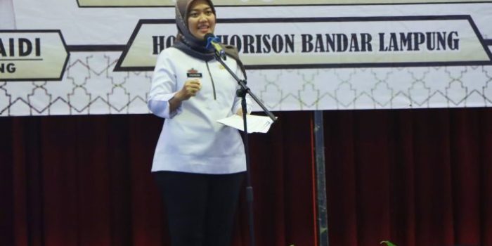 Wagub Lampung Chusnunia Chalim Berikan Penghargaan dan Bantuan pada 6 Ponpes di Prov Lampung