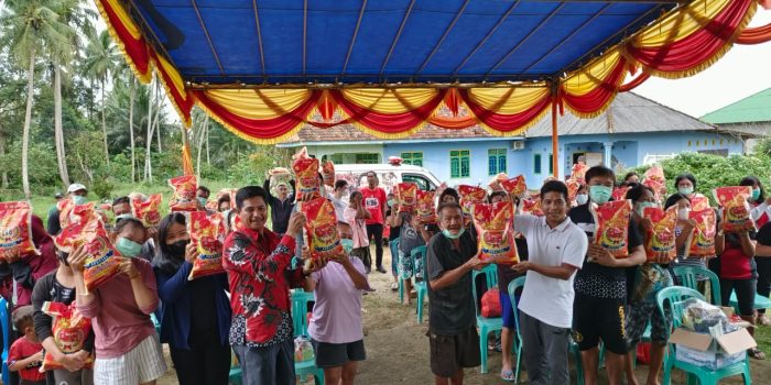 Yayasan Rudi Center Bersama Anggota DPRD Bangka, Erigustian Gelar Jalinan Kasih Peduli Masyarakat Tidak Mampu