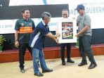 Disaksikan Atlet Paralimpik, Paman Birin Terima Golden Award Siwo PWI sebagai Gubernur Peduli Olahraga