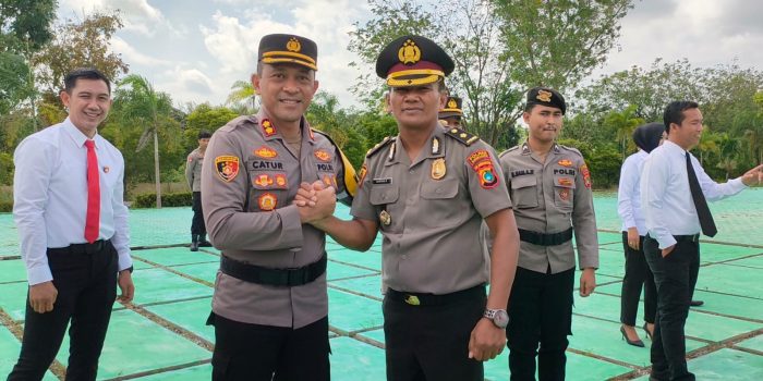 Upacara Korps Raport Kenaikan Pangkat 31 Anggota Polres Bangka Barat