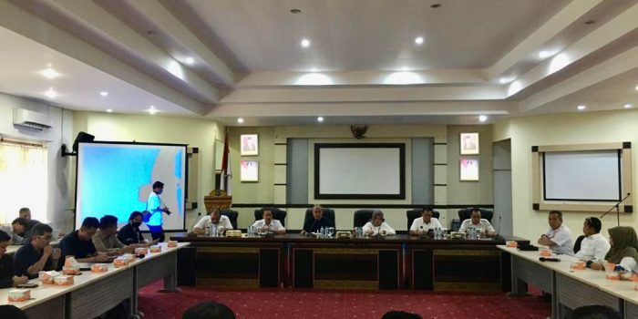 Molen Walikota Pangkalpinang Pimpin Rapat Peresmian Amenitas Pantai Pasir Padi Sekaligus Anugerah Gelar Adat