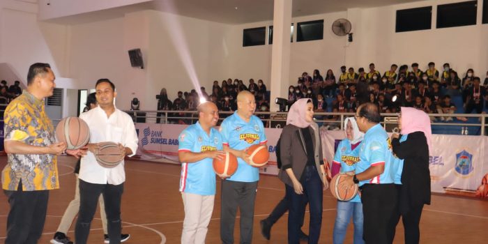 Legend Bangka Belitung VS Pemkot Partai Exebisi Jadi Pembuka Ajang Kejurnas Basket U – 15
