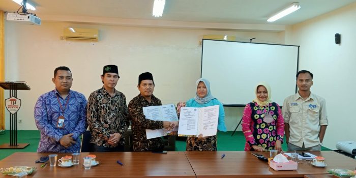Bawaslu Basel Kolaborasi dengan FH UBB Teken MOU Pengawasan Partisipatif