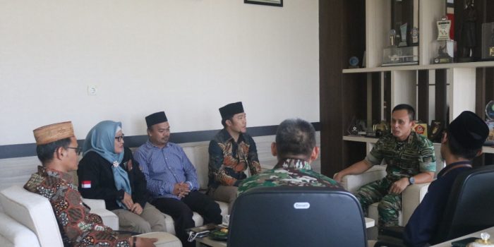 Koordinasikan Pengamanan Tahapan Pemilu dan Pemilihan Bawaslu Babel Kunjungi Korem 045 Garuda Jaya