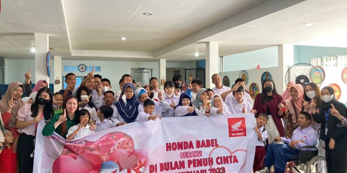 Semarak Bulan Penuh Cinta, Honda Babel Kunjungi SLB YPAC Pangkalpinang