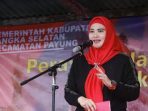 Bunda Debby Apresiasi Kegiatan Festival Kriopanting dan Budaya Arakan Bongkol di Desa Payung