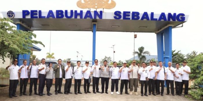 Asisten Bidang Administrasi Umum Bersama Kepala OPD Prov Lampung Tinjau Pelabuhan Pengumpan Sebalang