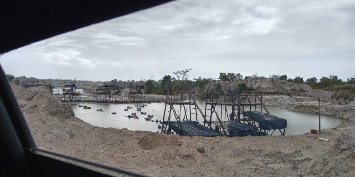 Gawat !!! Belasan Ponton Rajuk Gasak Lahan Eks PT Koba Tin