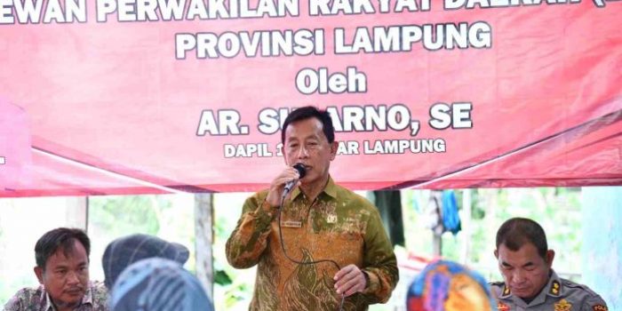AR. Suparno Anggota DPRD Prov  Lampung Gelar Sosperda di Labuhan Ratu