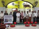 Perayaan Isra Mi’raj di Masjid Baitul Amin Maulan Aklil Serahkan Bantuan Sembako  
