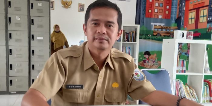 Perpusda Basel Pajang Buku lama, Suhardi:”Anggaran Pengadaan Buku Baru Tidak Ada”