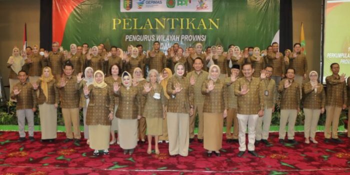 Riana Sari Arinal Dilantik Jadi Ketua Kehormatan PPTI Lampung