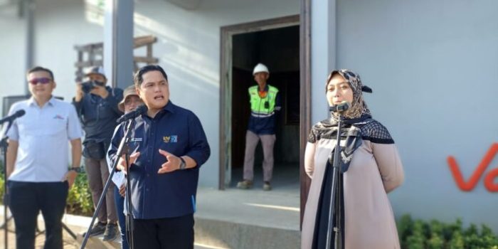 Chusnunia Chalim Dampingi Menteri BUMN RI Erick Thohir Resmian Masjid BSI Bakauheni