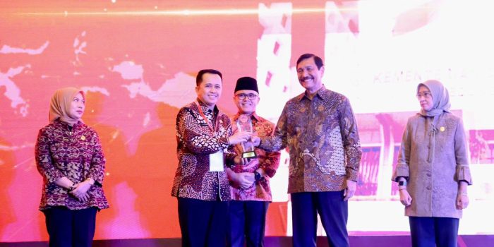 Perkuat Kebijakan SPBE, Kemendagri Terima Penghargaan Digital Government Award 2023