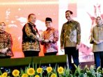 Gubernur Lampung Arinal Djunaidi Terima Penghargaan Katagori Penguatan Kebijakan SPBE