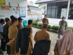 Luar Biasa !!! Kades Sekar Biru Ajak Stafnya Meningkatkan Pelayanan kepada Masyarakatnya