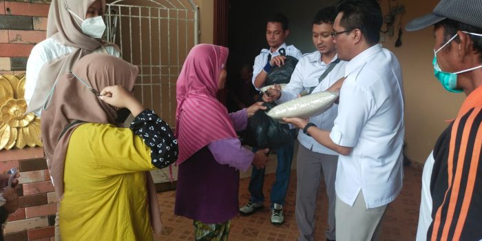 Bangun Jaya Bagikan 150 Paket Sembako ke Janda dan Duda di Kelurahan Sriwijaya