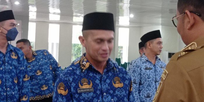 Lantik dr. Rudi Hartono jadi Plt Direktur RSUD Basel, Riza:”Layani Masyarakat dengan Maksimal”