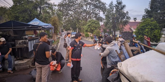 JMSI Provinsi Babel Bagikan 200 Paket Makanan untuk Berbuka Puasa