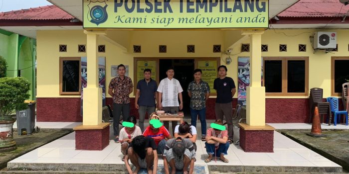 Polsek Tempilang Amankan 6 Orang Pelaku Kasus Perjudian Kartu Domino jenis Qiu-Qiu