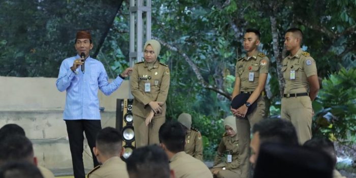 Pj Gubernur Suganda Silaturahmi Bersama Purna dan Praja IPDN, Santuni Anak Yatim