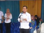 Mewakili Sekdaprov Lampung, Senen Mustakim Asisten Administrasi Umum Buka Acara Pembagian Paket Sembako 