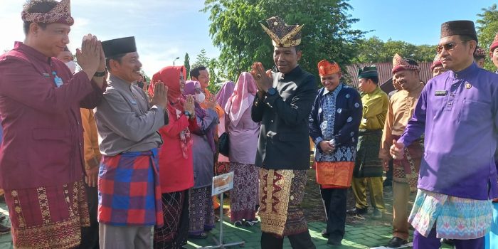 Rayakan Hardiknas 2023, Ribuan ASN Pemprov Babel Gelar Upacara Berpakaian Adat Melayu