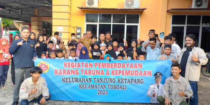 Kelurahan Tanjung Ketapang Bersama Karang Taruna Santuni 50 Anak Yatim dan Duafa
