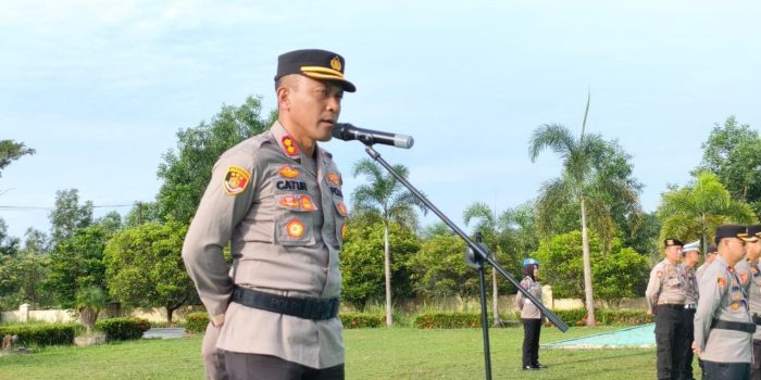 Pimpin Apel Pagi, Kapolres Babar Tekankan Anggota untuk Disiplin