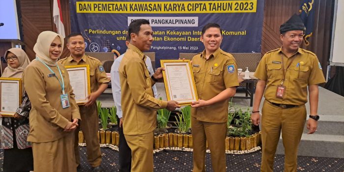 Pemkab Basel Terima 3 Sertifikat KIK dari Kemenkumham RI