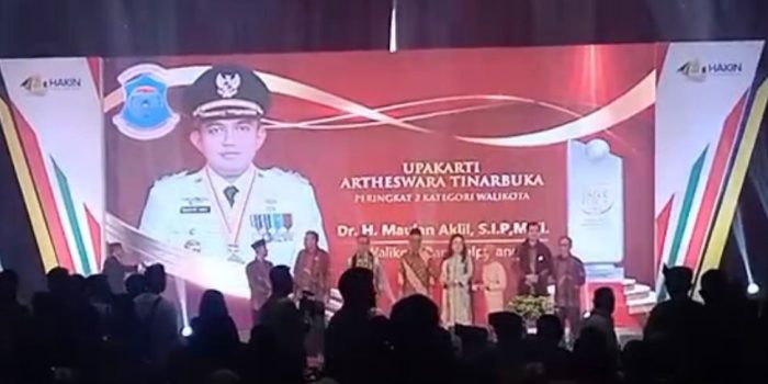 Molen Raih Penghargaan Upakarti Artheswara Tinarbuka, Kategori 3 Wali Kota Terbaik di Indonesia