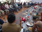 Rapat Audiensi Berlangsung di Ruang Kantor Bupati