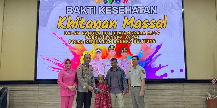 Sambut HUT Bhayangkara Ke-77 Polres Bangka Barat Gelar Khitanan Massal