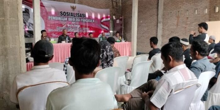 Anggota Fraksi Golkar DPRD Provinsi Lampung FX Siman Gandeng Kesbangpol Gelar Sosilisasi PIP di Pringsewu