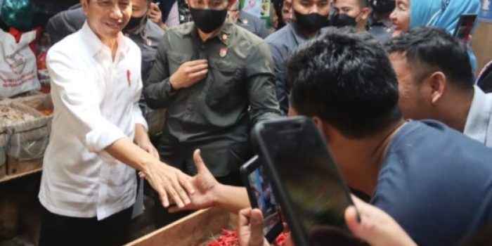 Kunjungan Kerja Joko Widodo ke Pasar Natar Didampingi Gubernur Lampung Arinal Djunaidi