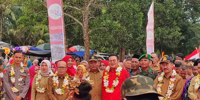 Bupati dan Wakil Bupati Basel Disambut Meriah Oleh Masyarakat Desa Sumber Jaya Permai 