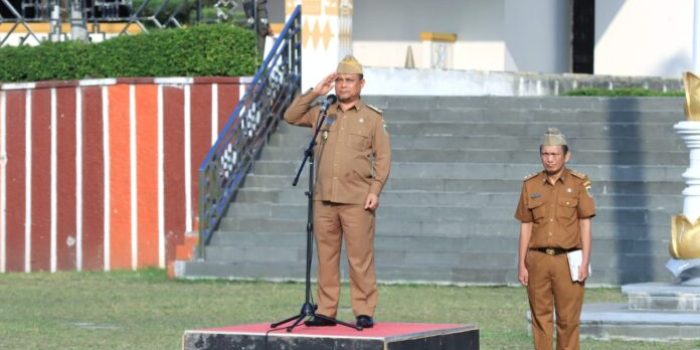 Senen Mustakim Mewakili Gubernur Lampung Jadi Pembina Apel Mingguan di Lingkungan Sekretariat Daerah 
