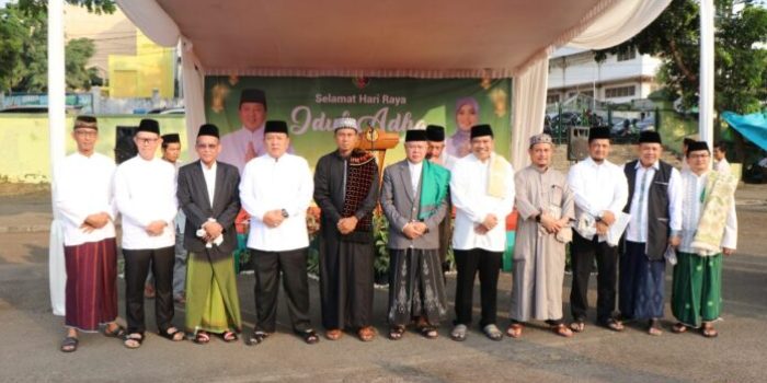 Arinal Djunaidi Melaksanakan Salat Id Hari Raya Idul Adha 1444 H di Lapangan Saburai Enggal