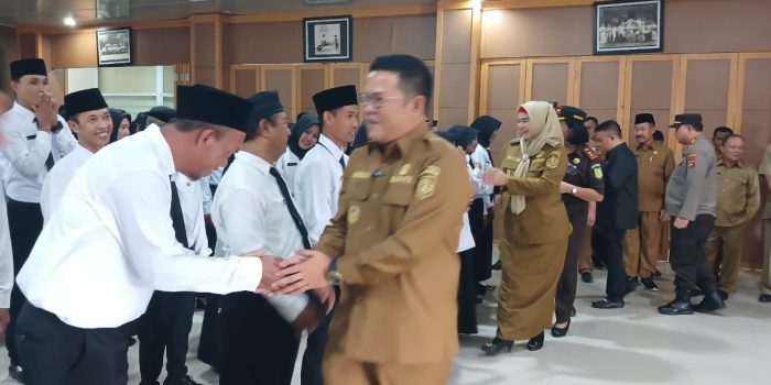 102 Guru PPPK Resmi Dilantik, Riza : Jangan Sampai Ada Anak Putus Sekolah