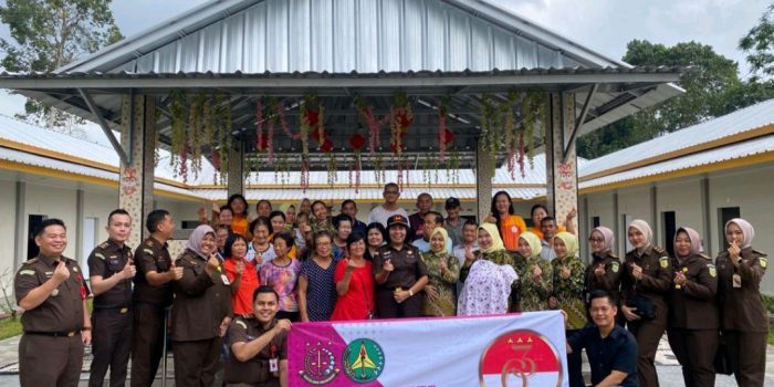HBA Ke 63, Kejari Bangka Selatan Gelar Baksos Ke Panti Asuhan dan Panti Jompo